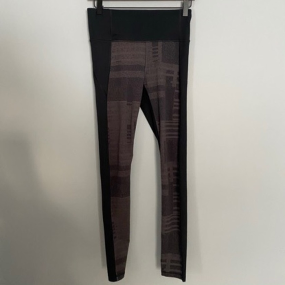 UNDER ARMOUR full length workout leggings